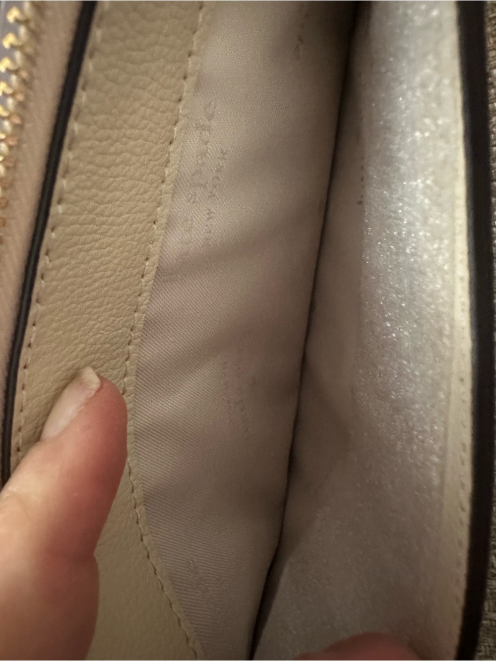 kate spade Lucy Milk Glass Leather Floral Appliqué Wristlet NWT | $169 MSRP - Picture 9 of 15